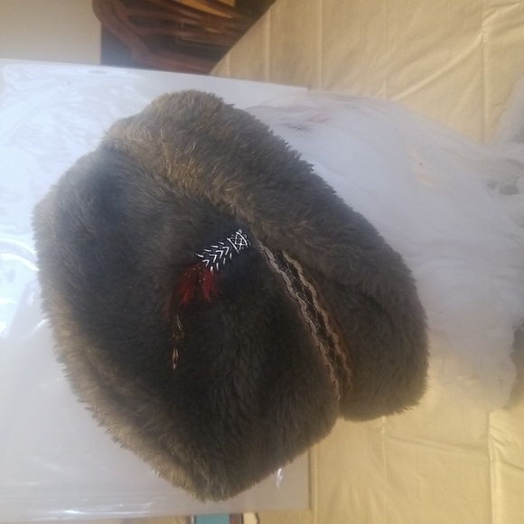 10/$10  Vintage Men's Winter Faux Fur Russian Style Hat w Feather - Picture 3 of 6